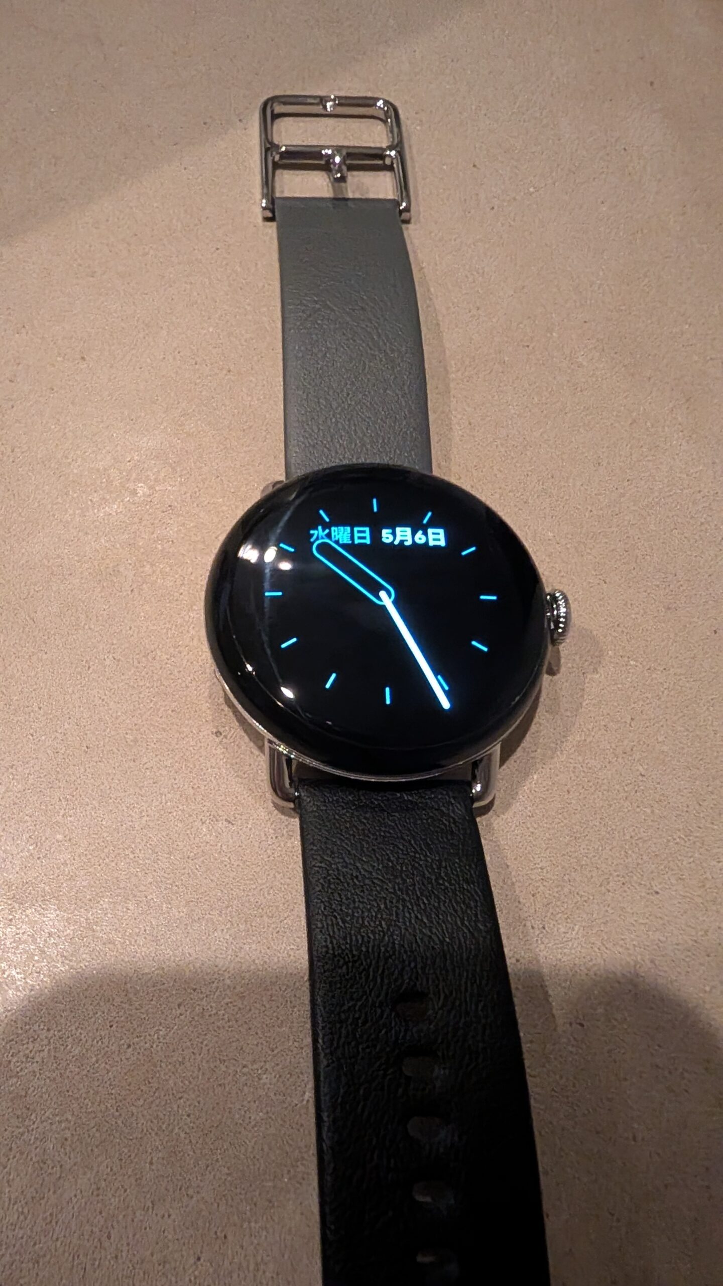 Pixel Watch 4 純正ツートンレザーバンド 斜め平置き