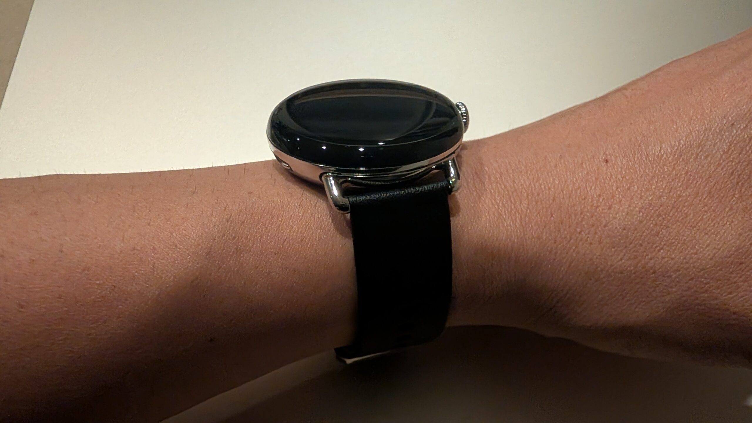 Pixel Watch 4 純正ツートンレザーバンド 横から